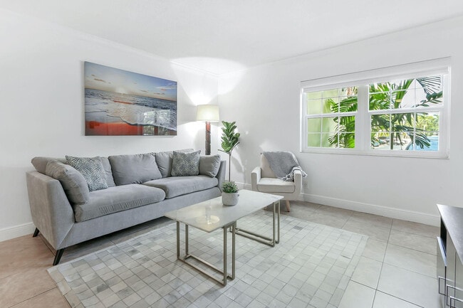 Building Photo - 2424 SE 17th St