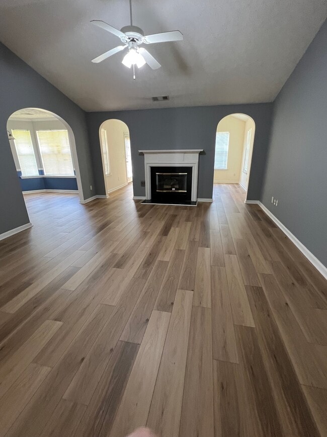 Building Photo - 3769 Stagecoach Pass