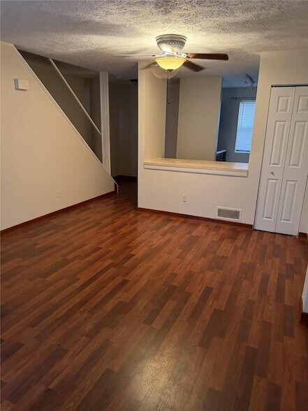 Foto del edificio - 210 Woodhaven Dr