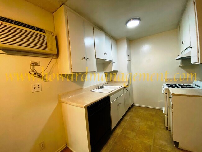 Building Photo - 5022 Riverton Ave