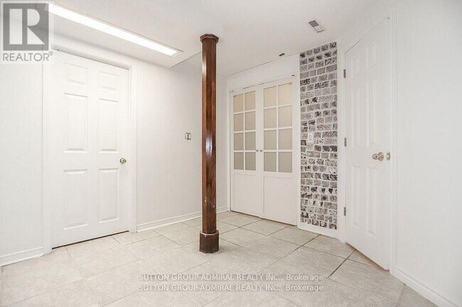 Photo du bâtiment - 132 Larratt Ln