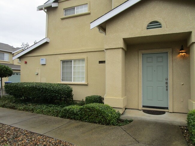 Building Photo - 142 Altamont Ct