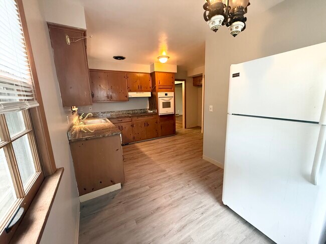 Foto del edificio - 2463 Derbyshire Rd