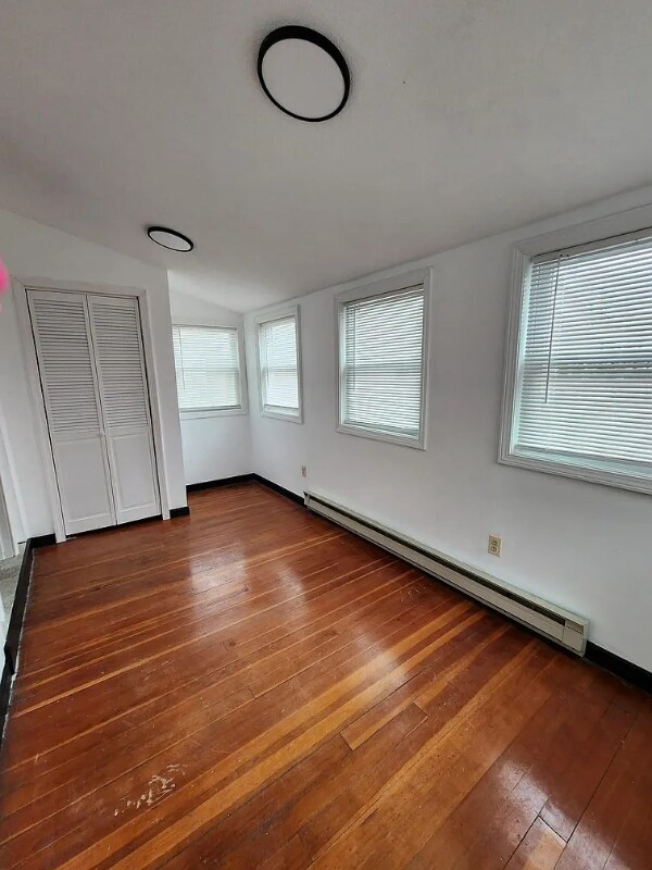 Foto del edificio - 5 Leonard Ave