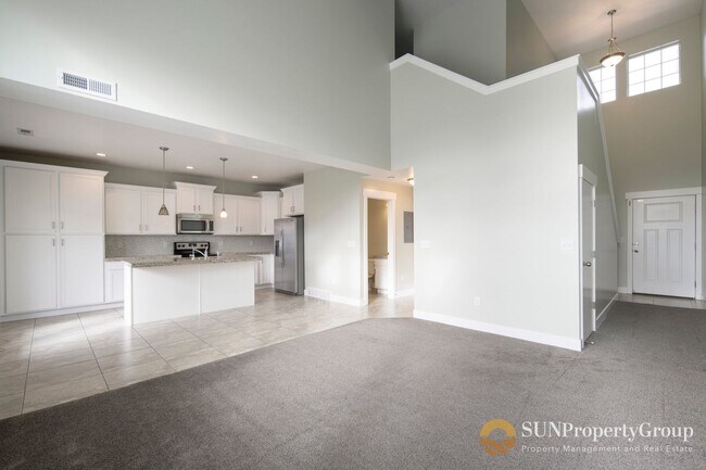 Foto del edificio - Stunning Townhome In Desirable Riverton Area