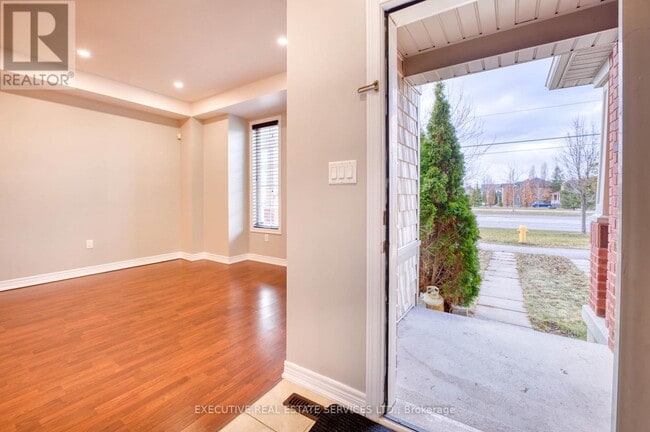 Building Photo - 9499 Ninth Line