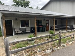 Building Photo - 10012 Strawberry Lake Rd