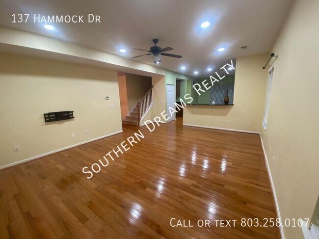 Building Photo - 137 Hammock Dr