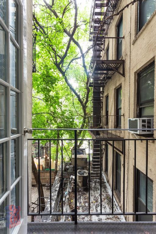 Foto del edificio - 345 E 5th St