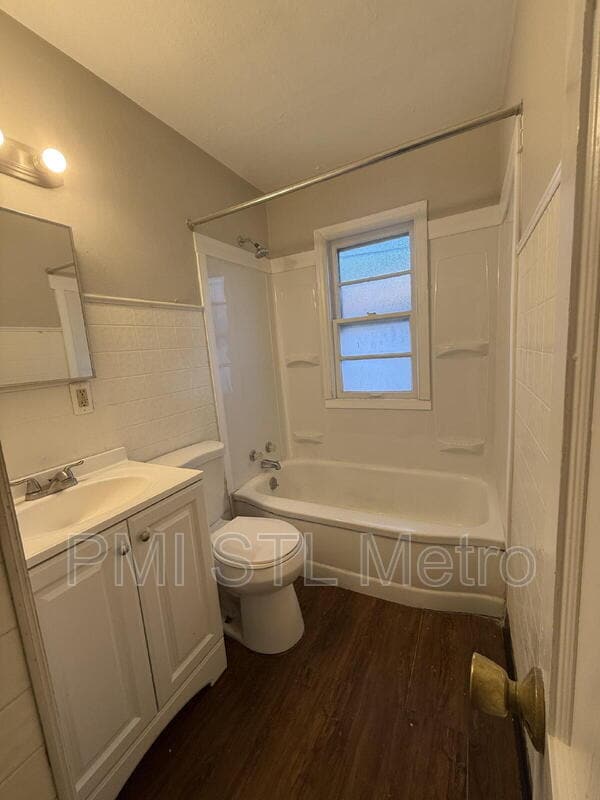 Foto del edificio - 156 Fermo Ave