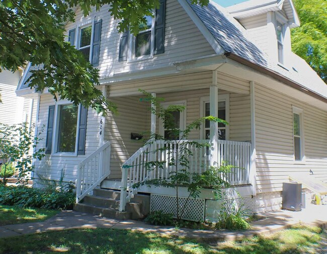 Foto del edificio - 614 N Gilbert St