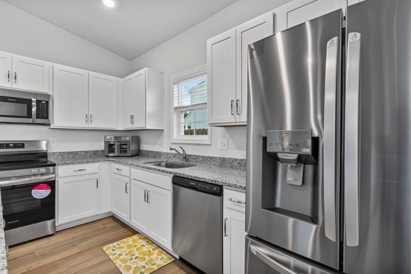 Building Photo - 2318 Flowery Branch Dr