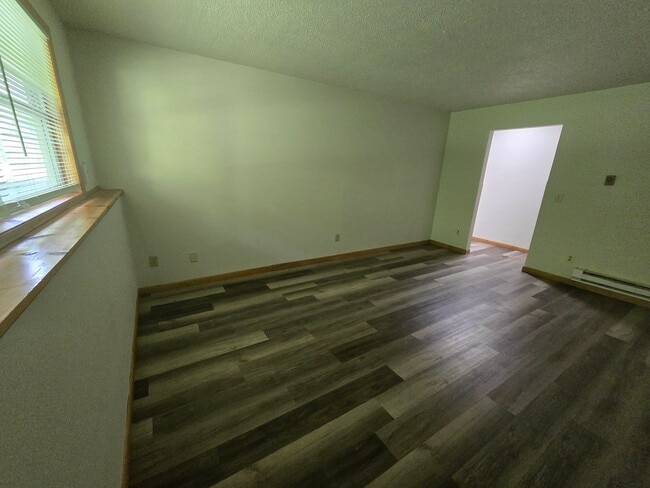 Building Photo - 2098 Imperial Ln