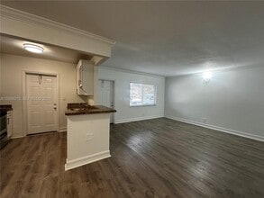 Building Photo - 1400 NE 56th St