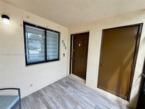 Building Photo - 16461 Blatt Blvd