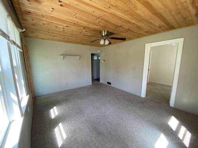 Foto del edificio - 2 W 4th St