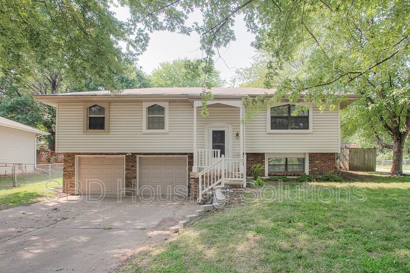 Primary Photo - 200 SE Crestwood St