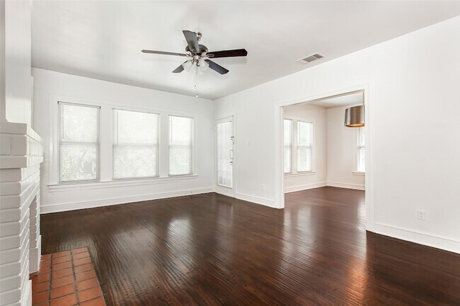 Foto del edificio - 5420 Miller Ave