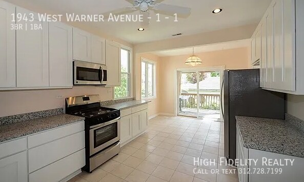 Foto del edificio - 1943 W Warner Ave