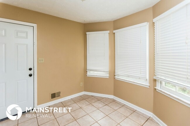 Foto del edificio - 5851 Taylor Creek Dr