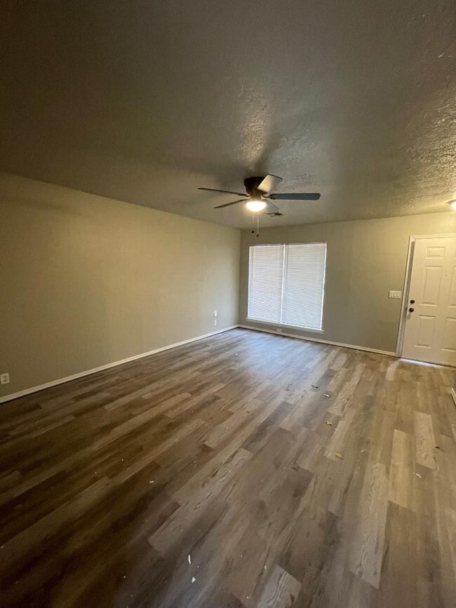 Photo - Updated 3-bedroom, 1-bath duplex located on a quiet street in West Norman House