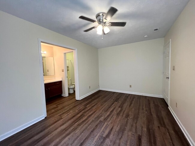 Building Photo - 2154 Skyview Dr