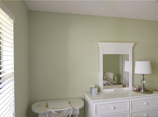 Foto del edificio - 5211 SE Sea Island Way