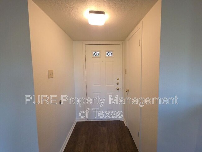 Building Photo - 304 McClendon Dr