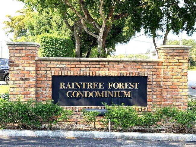 Foto del edificio - 301 N Pine Island Rd