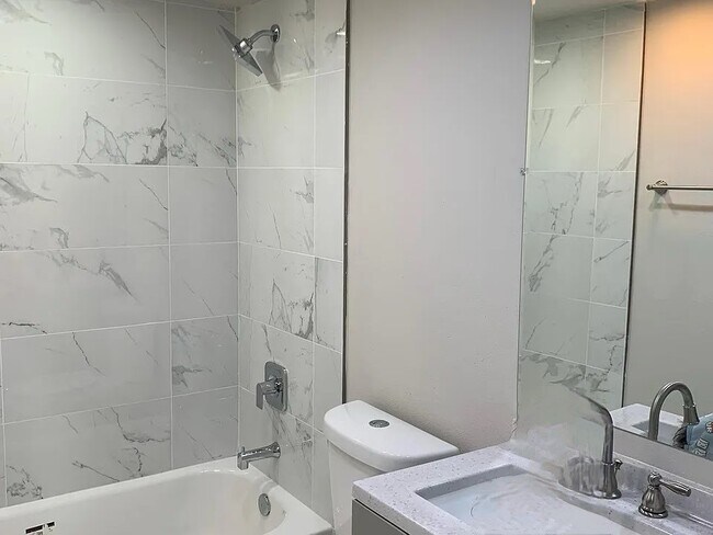 Foto del edificio - 5501 108th Ave Ct E