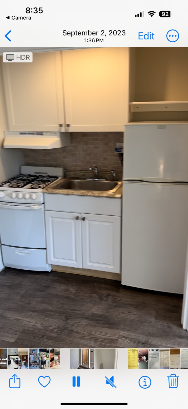 Kitchen - 126 Hastings Ave