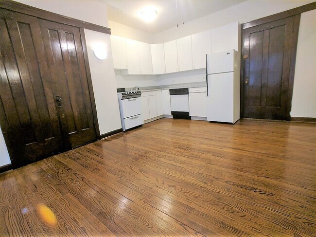 Foto del edificio - 816 W Waveland