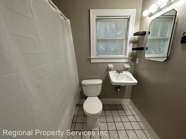 Building Photo - 2 br, 1 bath House - 1115 CRESTVIEW AVE.