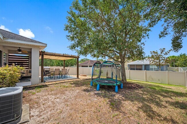 Building Photo - 17414 New Cross Cir