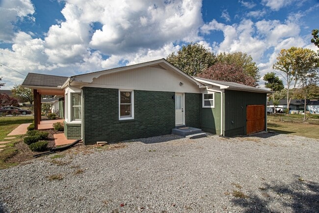 Building Photo - 328 Margo Ln