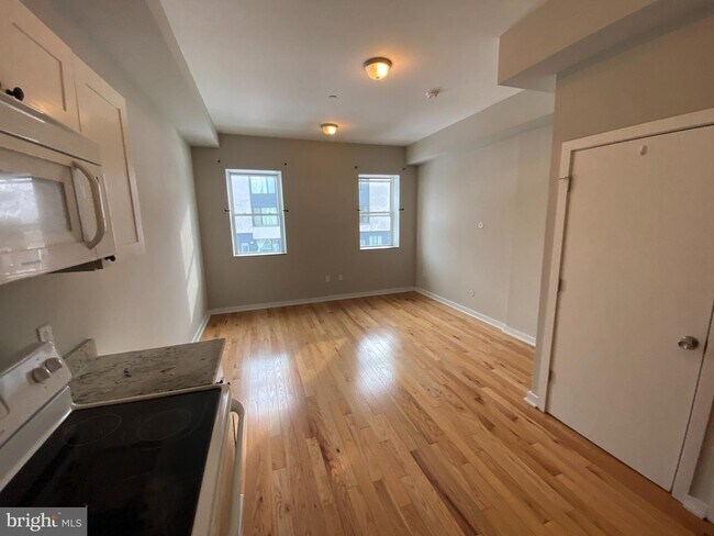 Foto del edificio - 709 N Franklin St