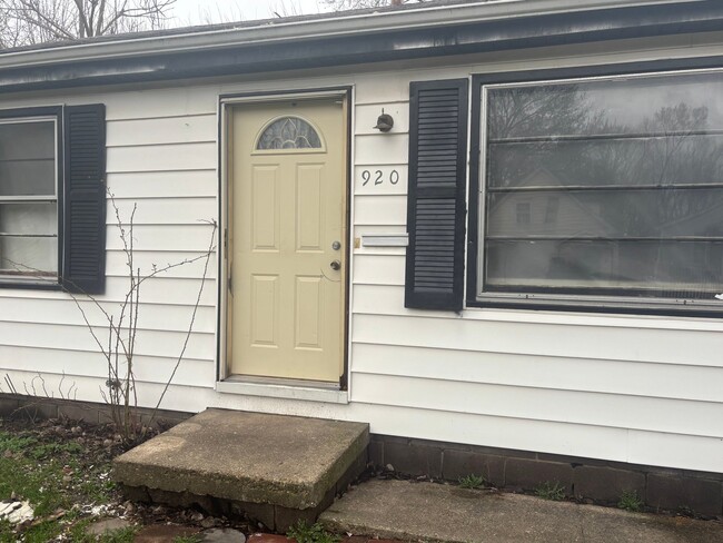 Building Photo - 920 N 13th St