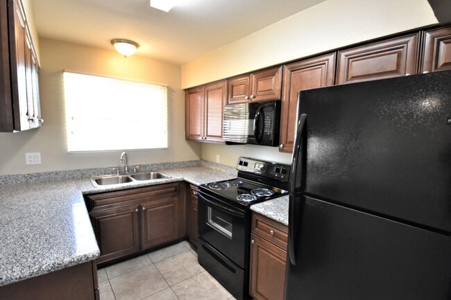 Building Photo - 6122 W Monterey Way