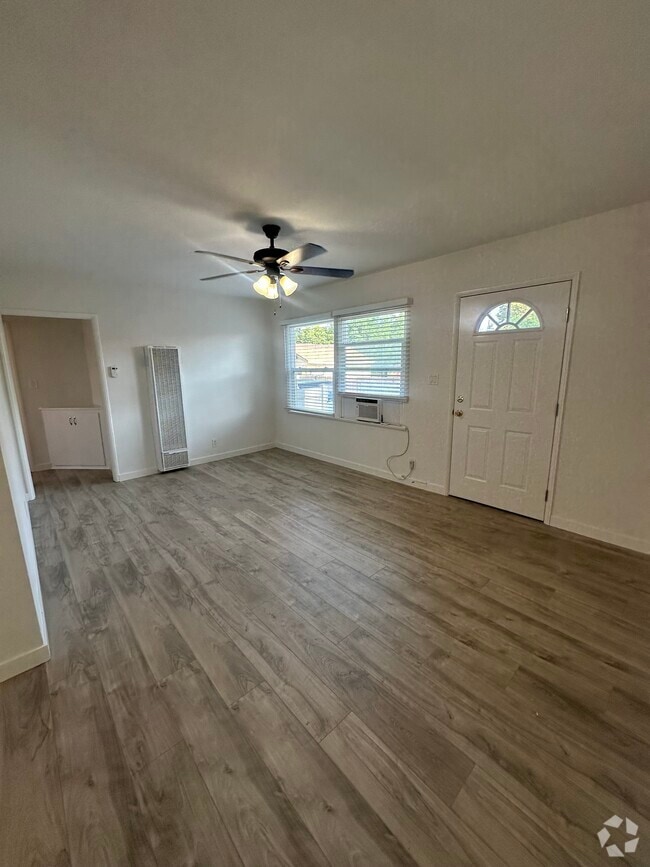 Building Photo - 6636 Gaviota Ave