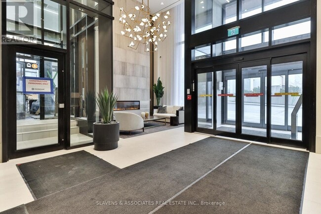 Building Photo - 2020 Bathurst St