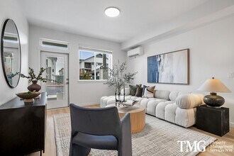Interior Photo - The Timothy
