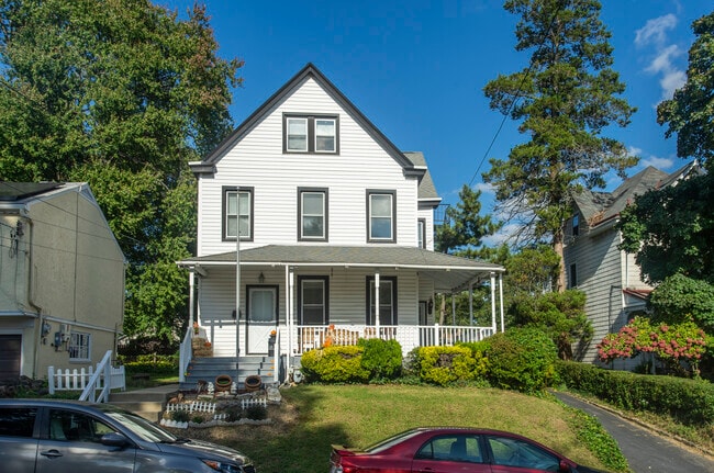 Building Photo - 133 Beecher Ave