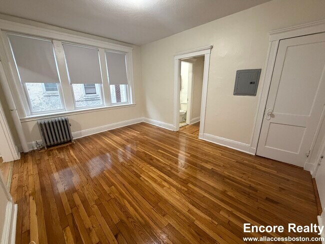 Foto del edificio - 109 Brainerd Rd