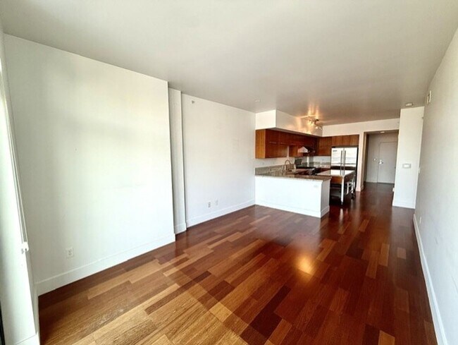Foto del edificio - Bright City View Condo For Rent in North Belltown Area