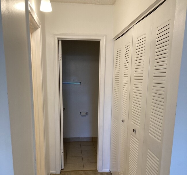 Building Photo - 2401 Riverside Dr