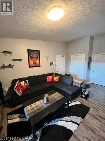 Photo du bâtiment - 1370 Main St E