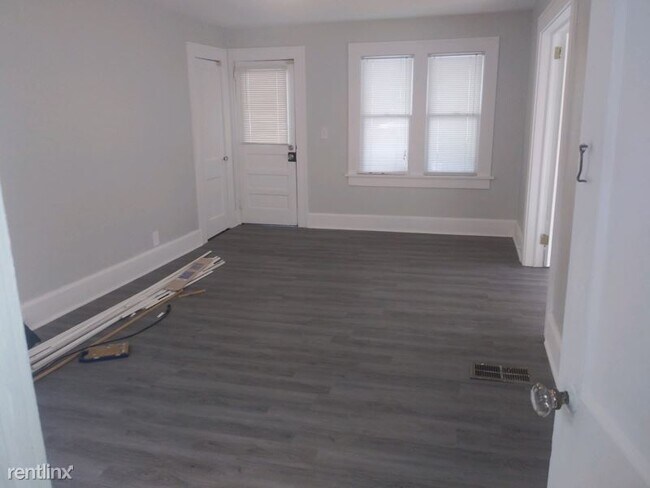 Building Photo - 1 br, 1 bath House - 1/2 7th Ave N