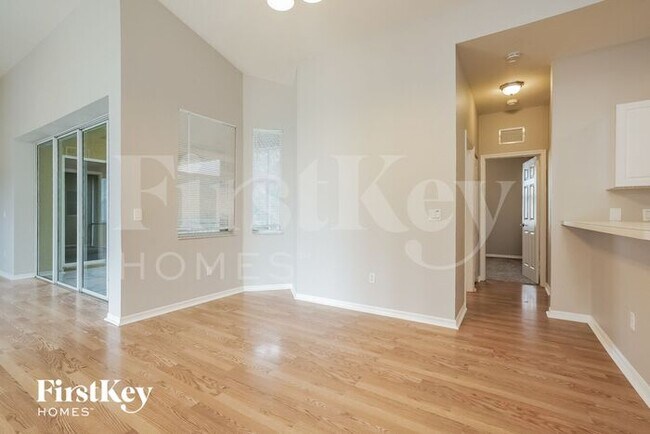 Foto del edificio - 17528 Braddock Rd