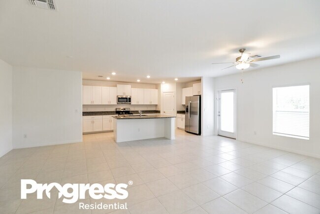 Foto del edificio - 2141 Skybrooke Blvd