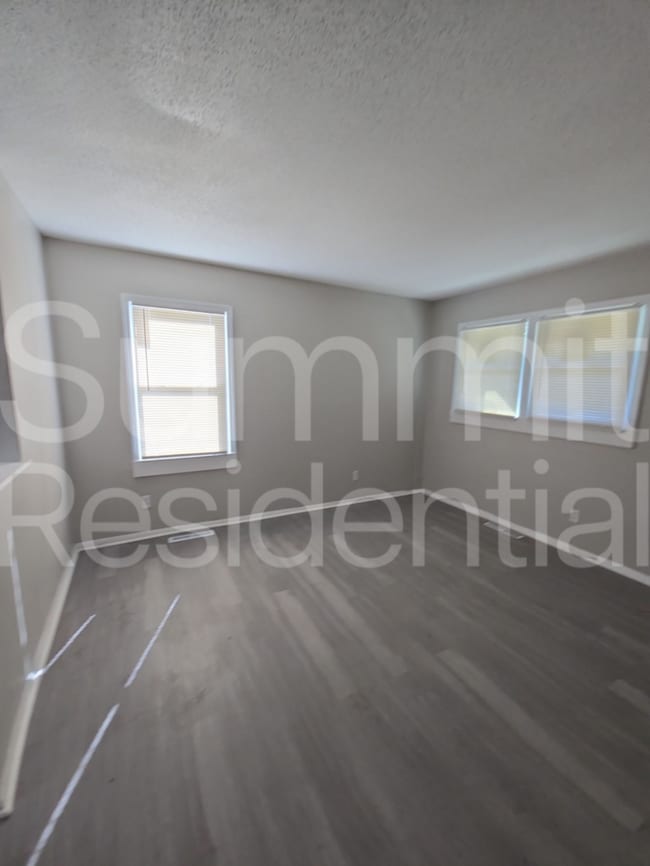 Building Photo - 5707 E 40th St